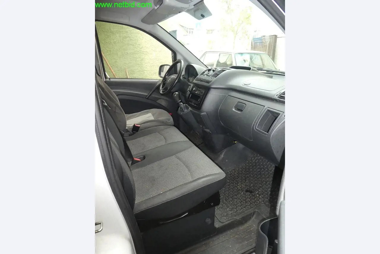 Betriebs- und Geschäftsausstattung einer Bäckerei-32