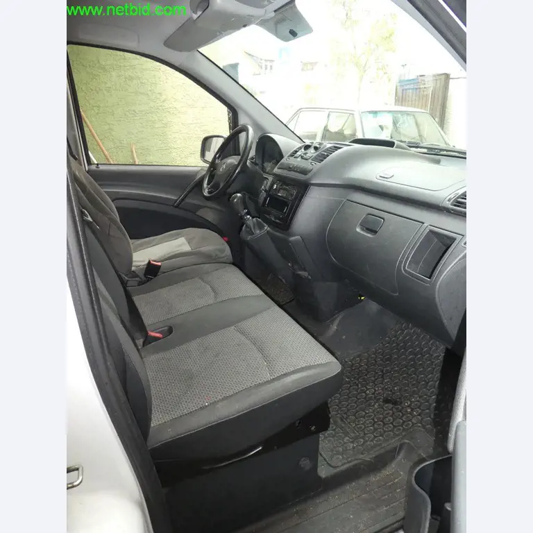 Betriebs- und Geschäftsausstattung einer Bäckerei-32