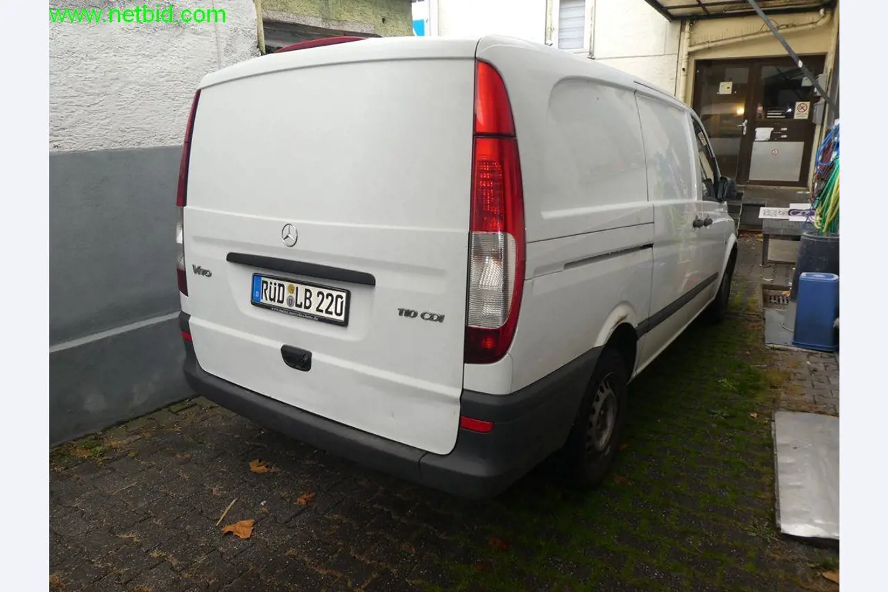 Betriebs- und Geschäftsausstattung einer Bäckerei-35