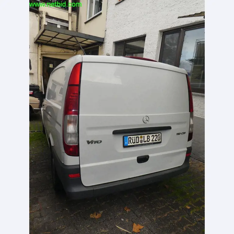 Betriebs- und Geschäftsausstattung einer Bäckerei-36