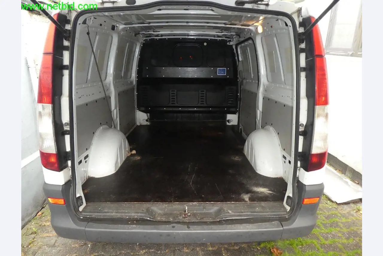 Betriebs- und Geschäftsausstattung einer Bäckerei-37