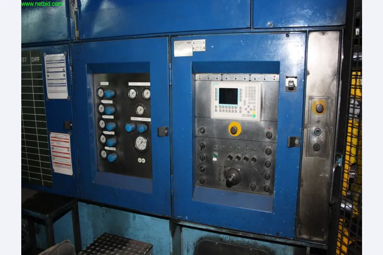 Europes leading foundry in machine casting for hot gas-carrying parts -16