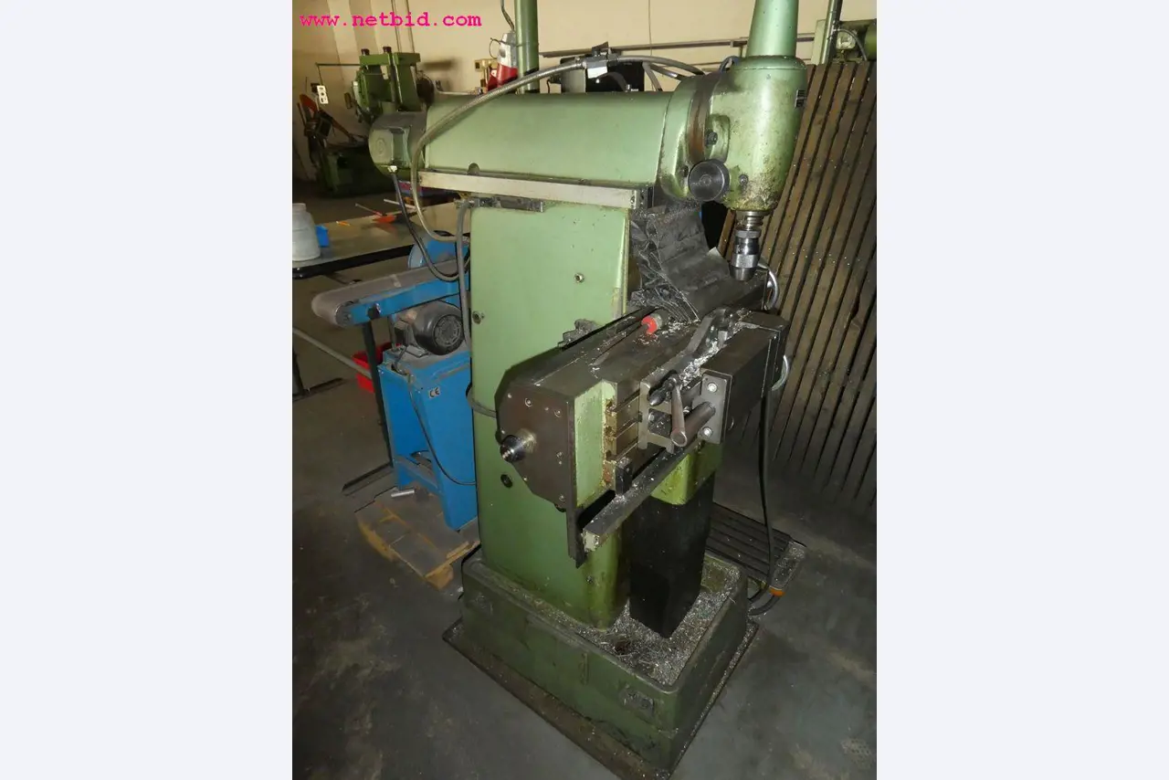 Machines d'usinage, de soudage, outils manuels et autres biens d'équipement-13