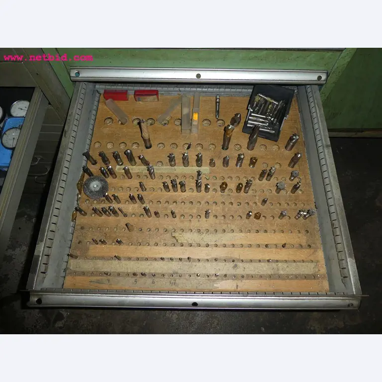 Machines d'usinage, de soudage, outils manuels et autres biens d'équipement-5
