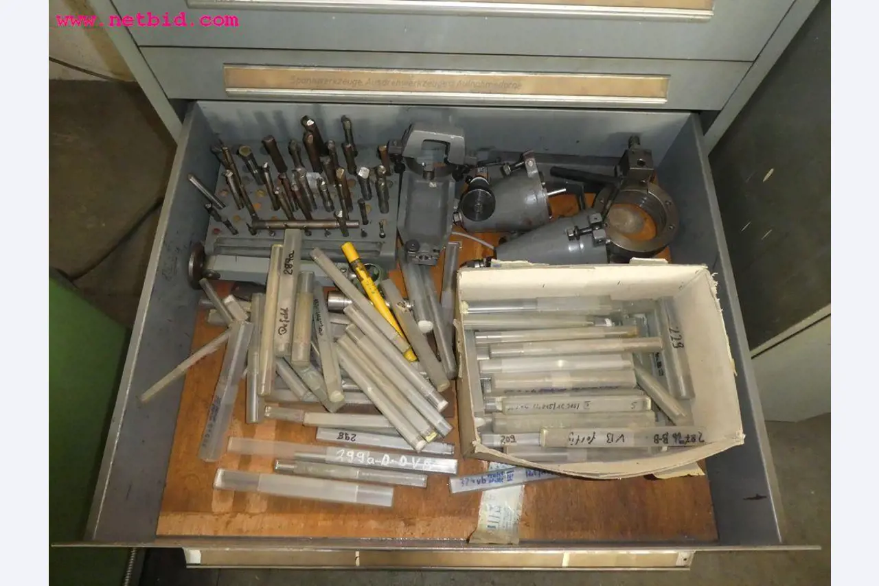 chipping and welding machines as well as welding devices, hand tools and further equipment -11