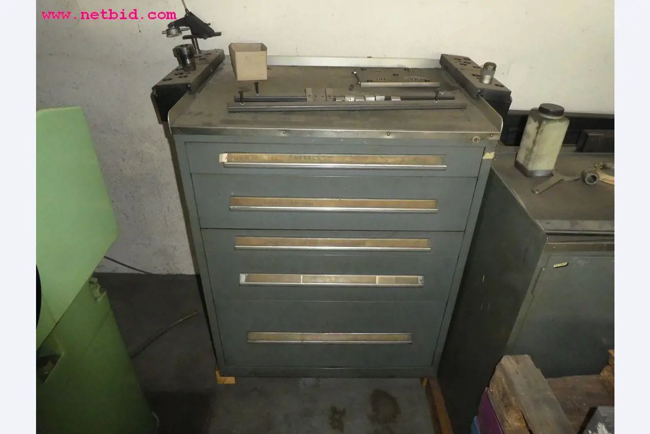 chipping and welding machines as well as welding devices, hand tools and further equipment -7