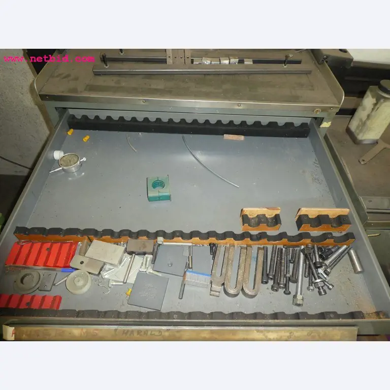 chipping and welding machines as well as welding devices, hand tools and further equipment -8