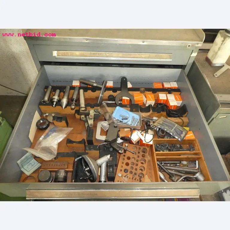 chipping and welding machines as well as welding devices, hand tools and further equipment -9