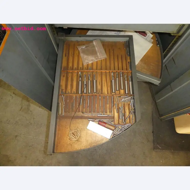 chipping and welding machines as well as welding devices, hand tools and further equipment -10