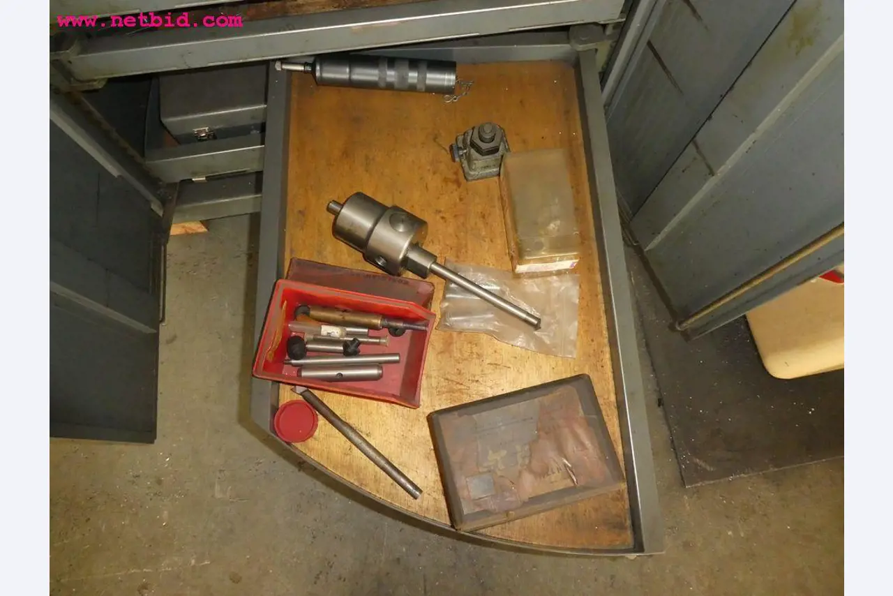 chipping and welding machines as well as welding devices, hand tools and further equipment -11