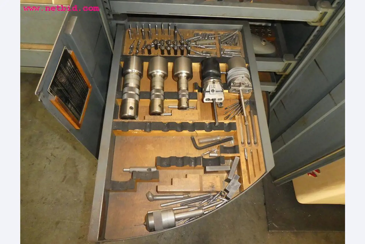 chipping and welding machines as well as welding devices, hand tools and further equipment -8