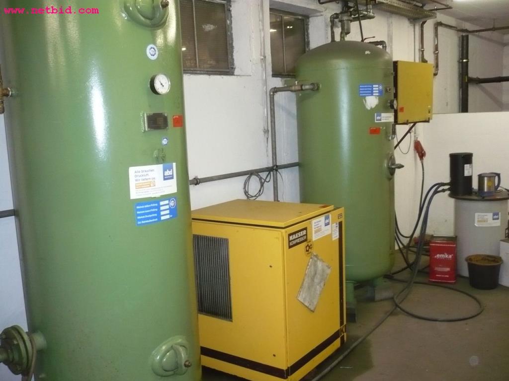 well maintained machinery for sheet metal working-1