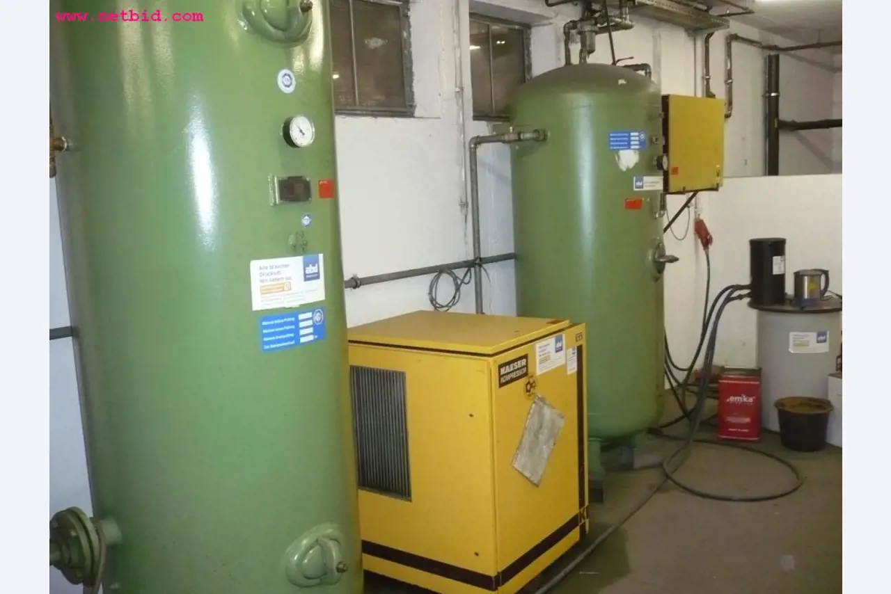 well maintained machinery for sheet metal working-1