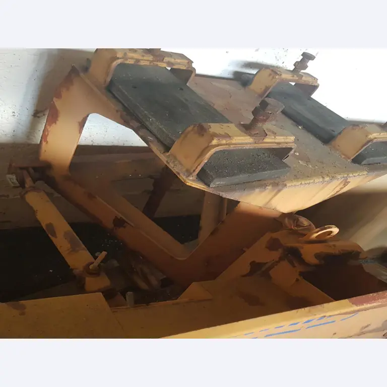 well maintained machinery for sheet metal working-1