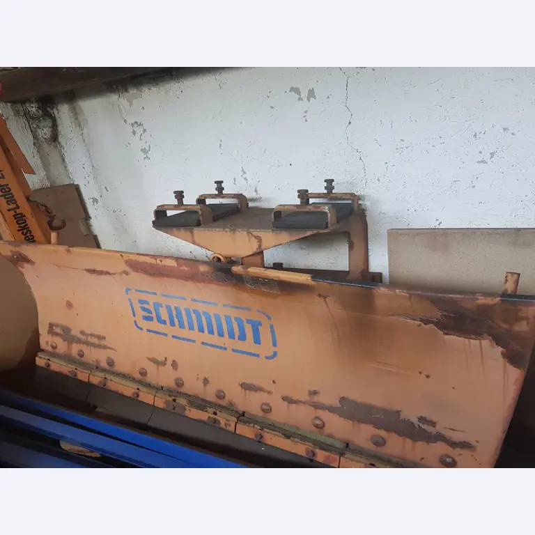 well maintained machinery for sheet metal working-2