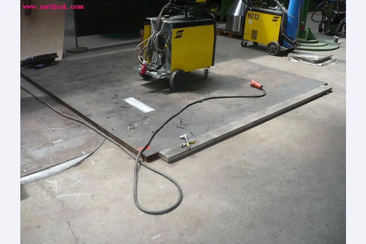 well maintained machinery for sheet metal working-1