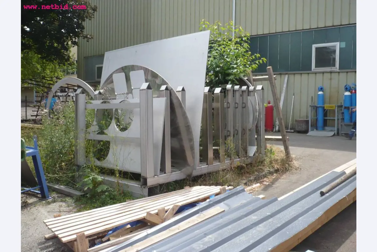 well maintained machinery for sheet metal working-3