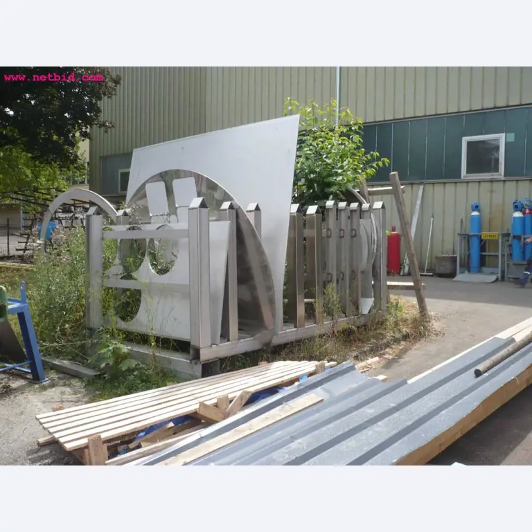 well maintained machinery for sheet metal working-3