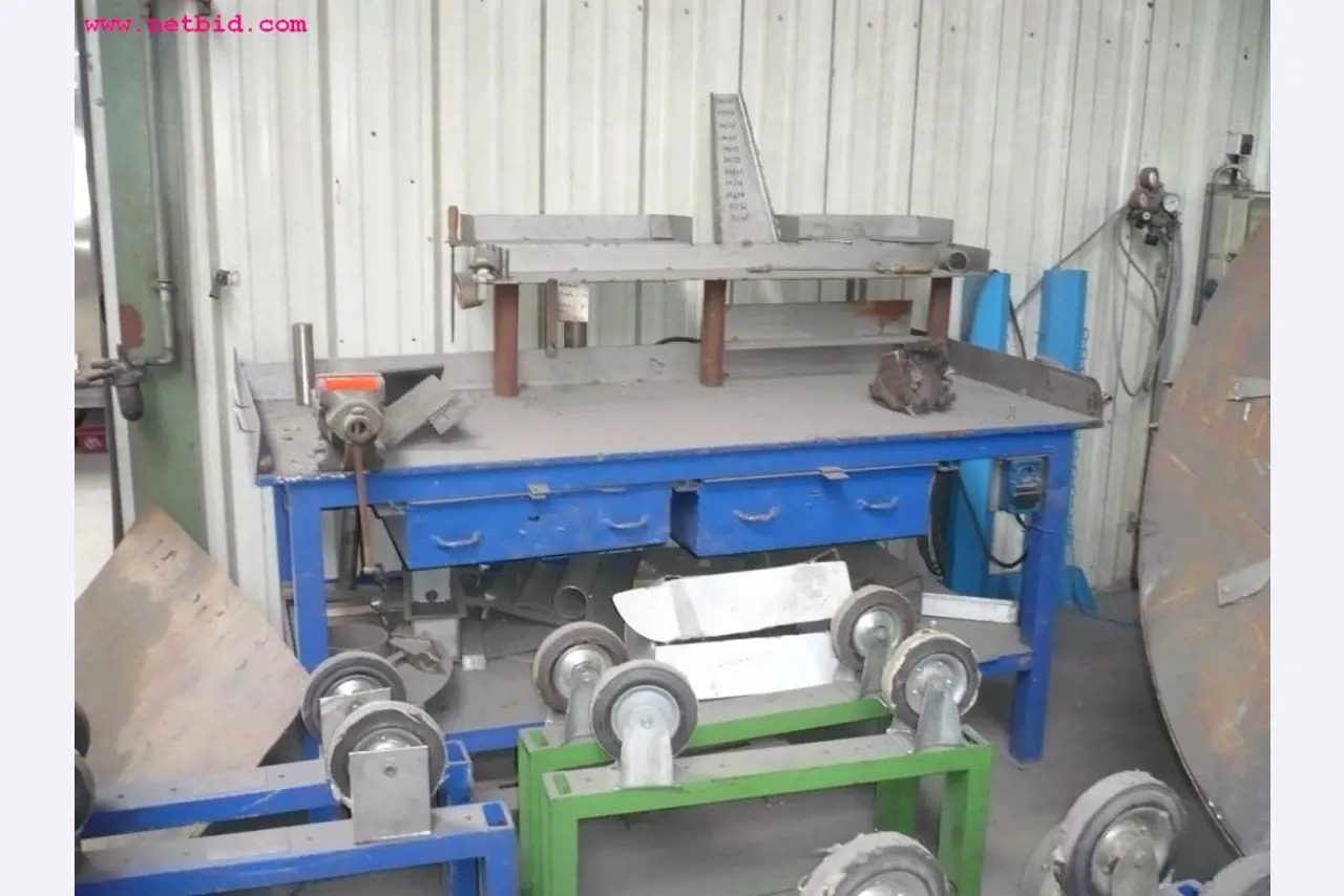 well maintained machinery for sheet metal working-3