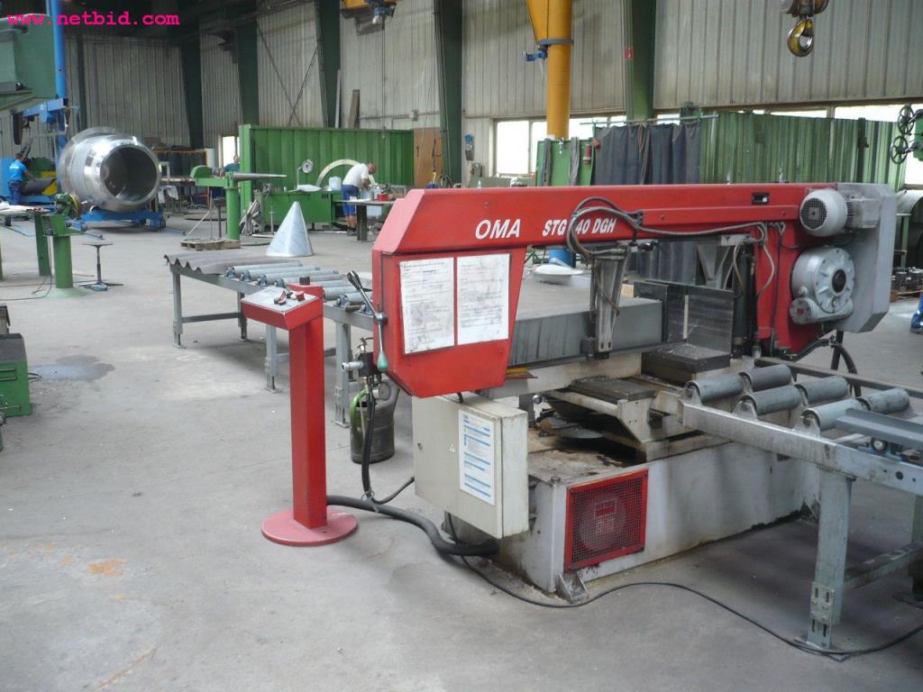 well maintained machinery for sheet metal working-1