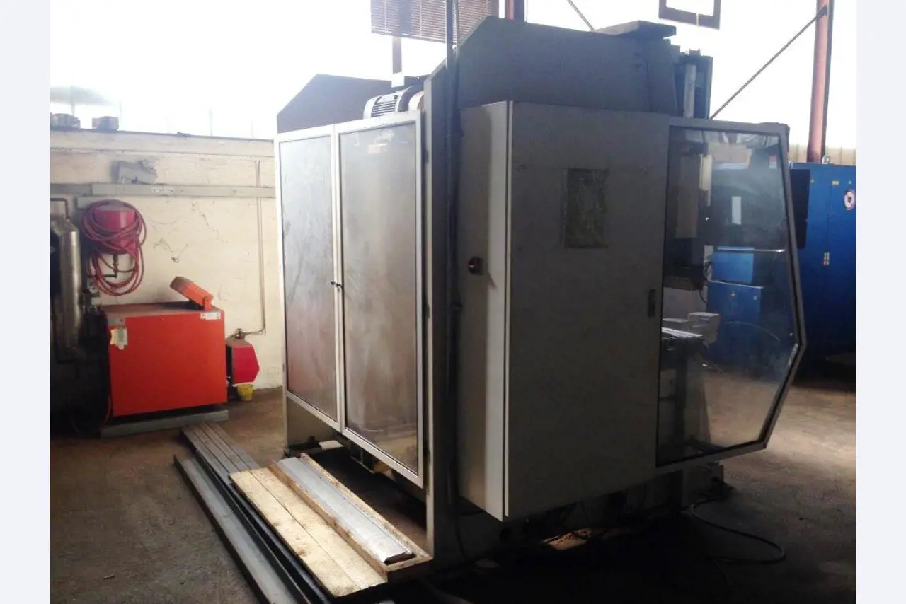 well maintained machinery for sheet metal working-4