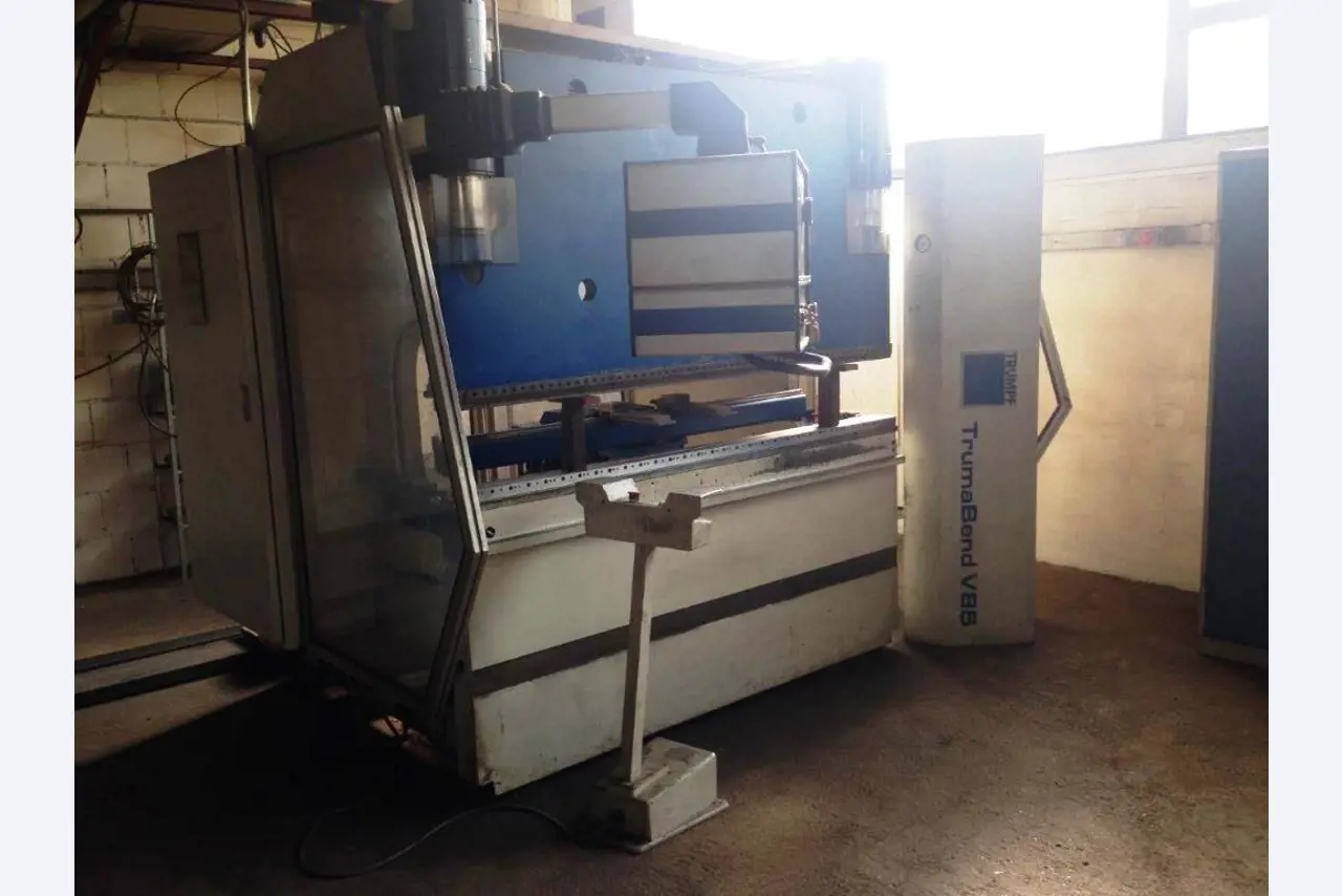 well maintained machinery for sheet metal working-5