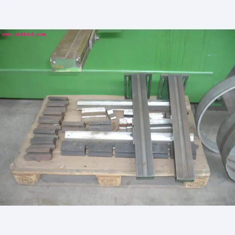 well maintained machinery for sheet metal working-3