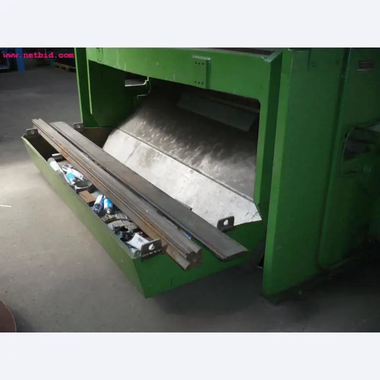 well maintained machinery for sheet metal working-4