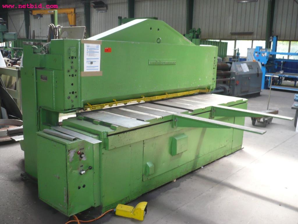 well maintained machinery for sheet metal working-2