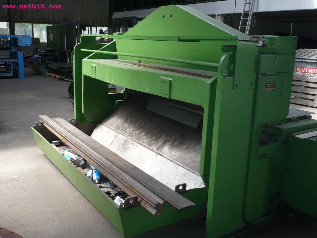 well maintained machinery for sheet metal working-3