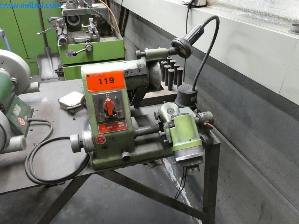 Máquinas bem conservadas, bem como equipamento operacional e de escritório do sector da fabricação de ferramentas / metalurgia-2