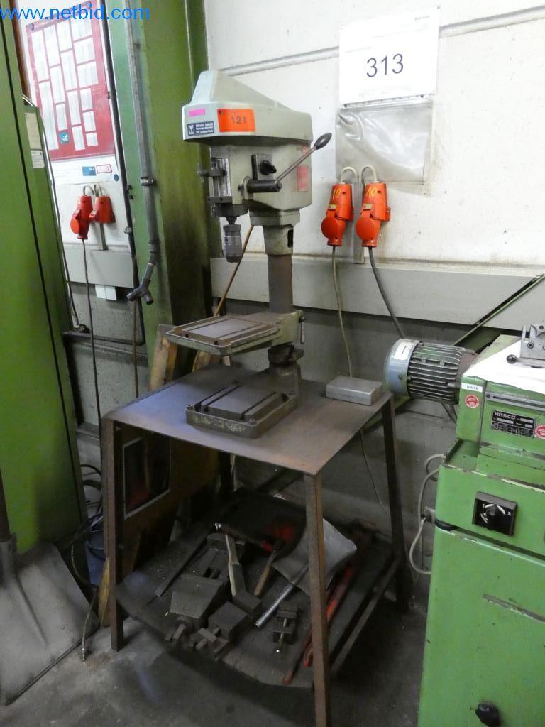 Máquinas en buen estado, así como equipos operativos y de oficina del sector de la fabricación de herramientas / metalurgia-1