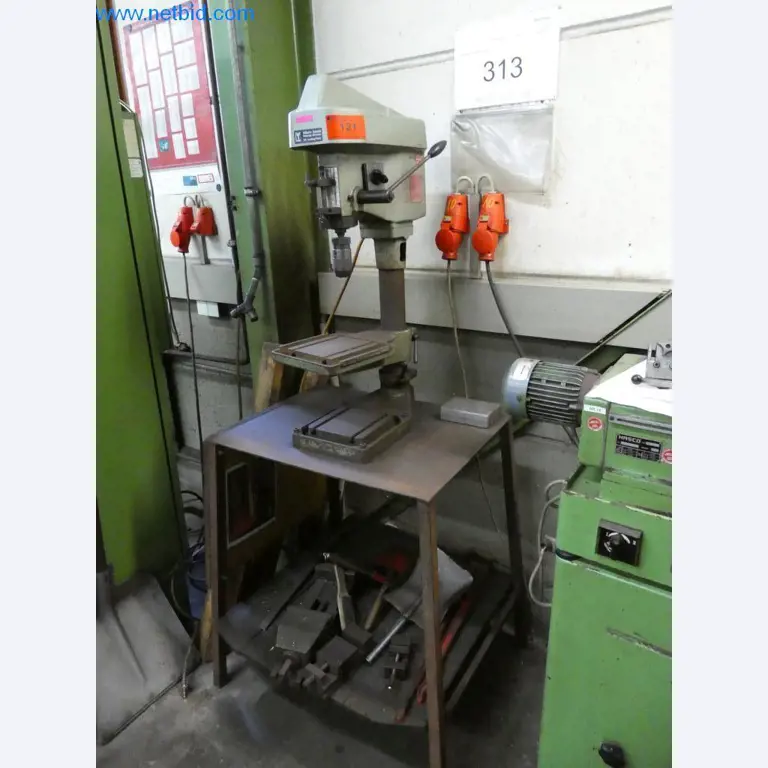 Dobrze utrzymane maszyny oraz sprzęt operacyjny i biurowy z sektora produkcji narzędzi / obróbki metali-1