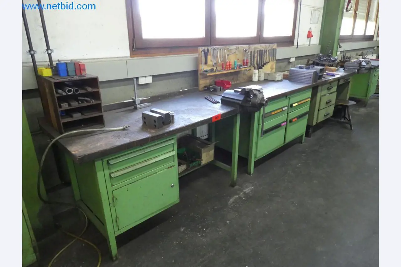 Dobře udržované stroje a provozní a kancelářské vybavení z oblasti výroby nástrojů / obrábění kovů.-1