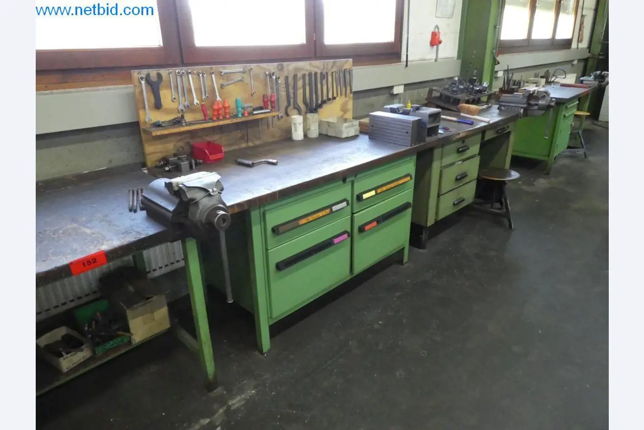 Dobře udržované stroje a provozní a kancelářské vybavení z oblasti výroby nástrojů / obrábění kovů.-2