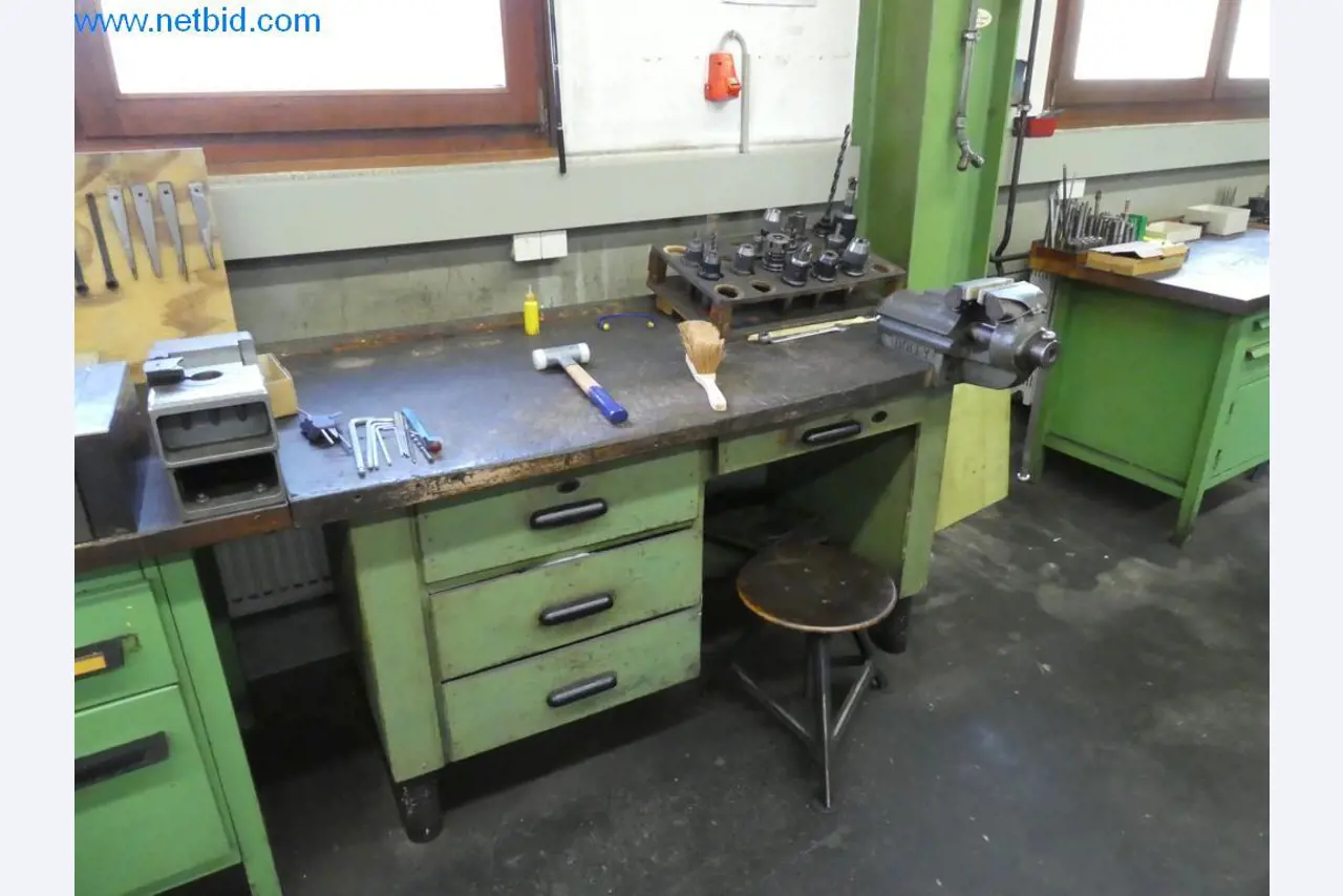 Dobře udržované stroje a provozní a kancelářské vybavení z oblasti výroby nástrojů / obrábění kovů.-3