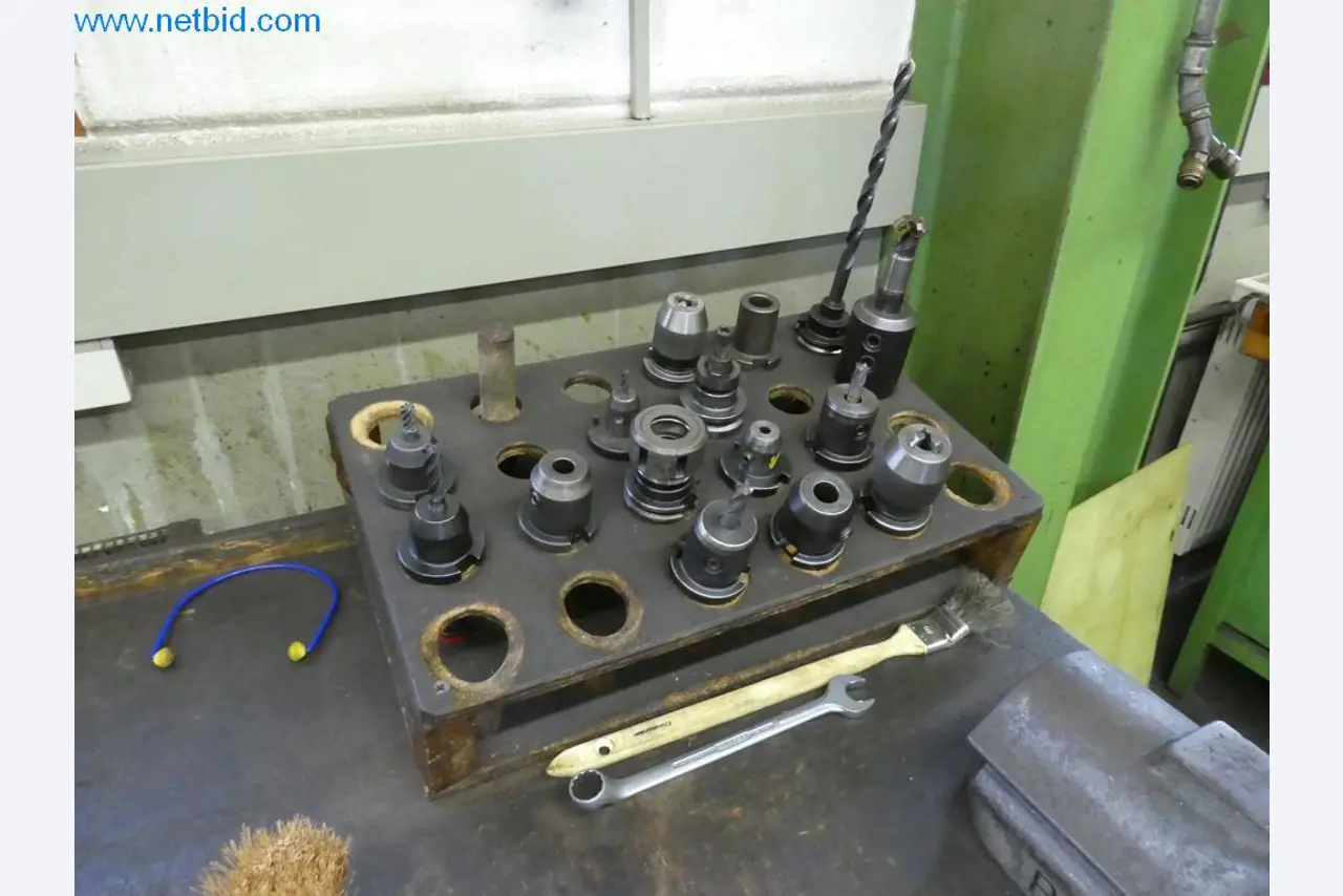 Dobře udržované stroje a provozní a kancelářské vybavení z oblasti výroby nástrojů / obrábění kovů.-4