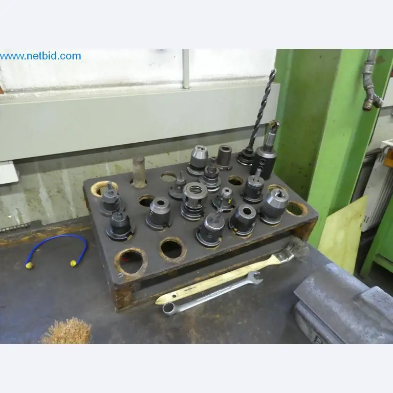 Dobře udržované stroje a provozní a kancelářské vybavení z oblasti výroby nástrojů / obrábění kovů.-4