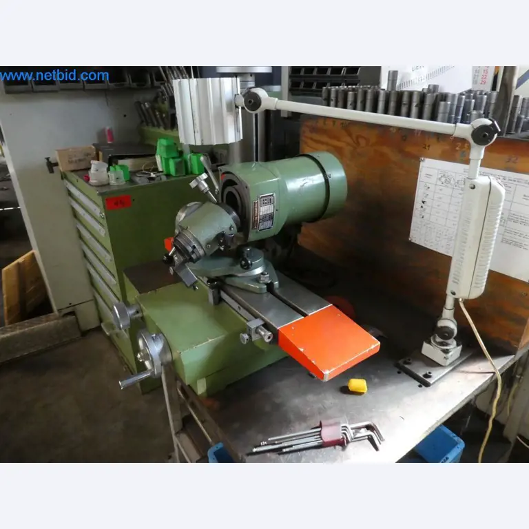 Máquinas bem conservadas, bem como equipamento operacional e de escritório do sector da fabricação de ferramentas / metalurgia-2