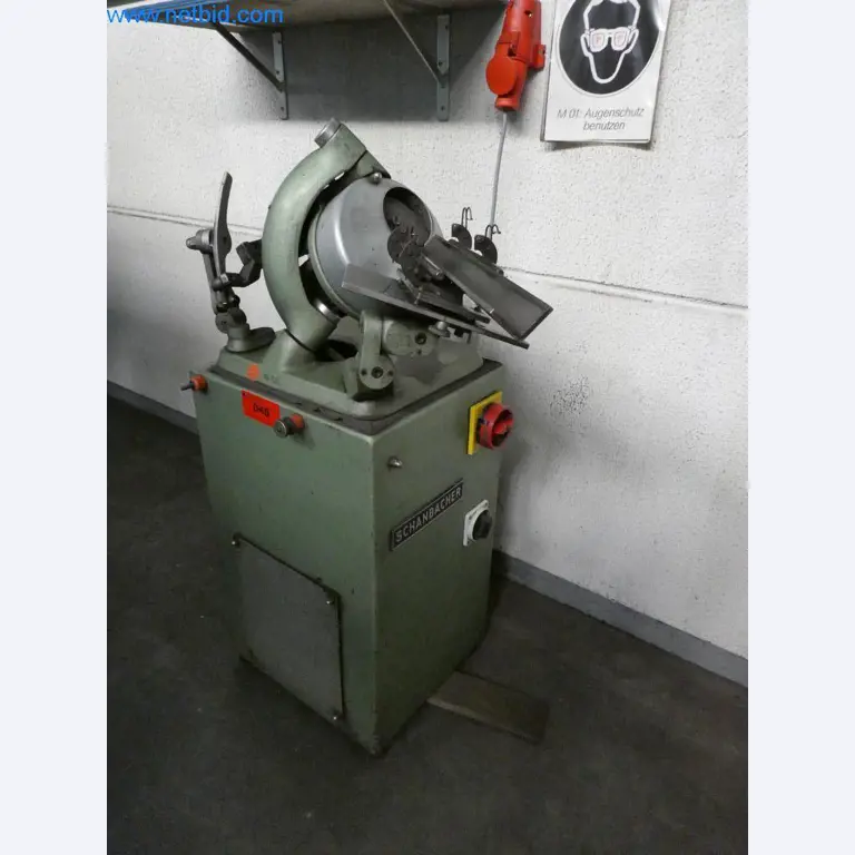 Máquinas bem conservadas, bem como equipamento operacional e de escritório do sector da fabricação de ferramentas / metalurgia-1