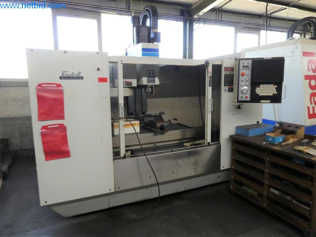 Máquinas bem conservadas, bem como equipamento operacional e de escritório do sector da fabricação de ferramentas / metalurgia-1