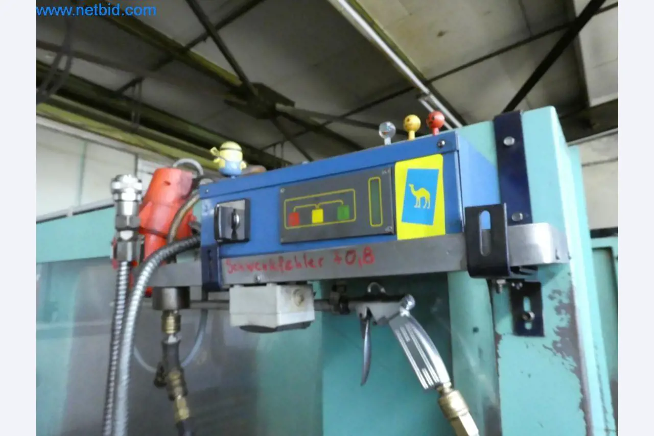 Máquinas bem conservadas, bem como equipamento operacional e de escritório do sector da fabricação de ferramentas / metalurgia-10