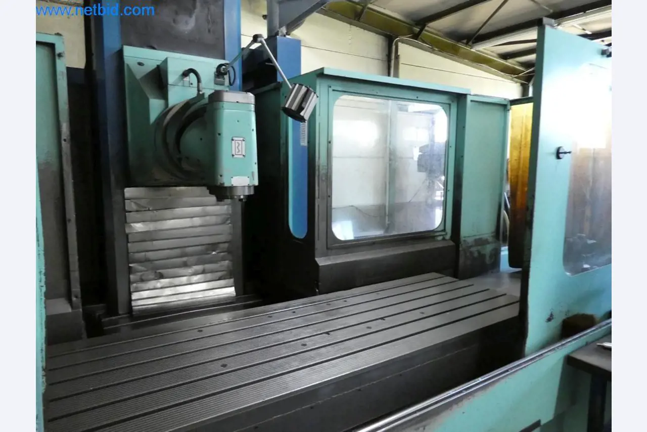 Máquinas bem conservadas, bem como equipamento operacional e de escritório do sector da fabricação de ferramentas / metalurgia-3