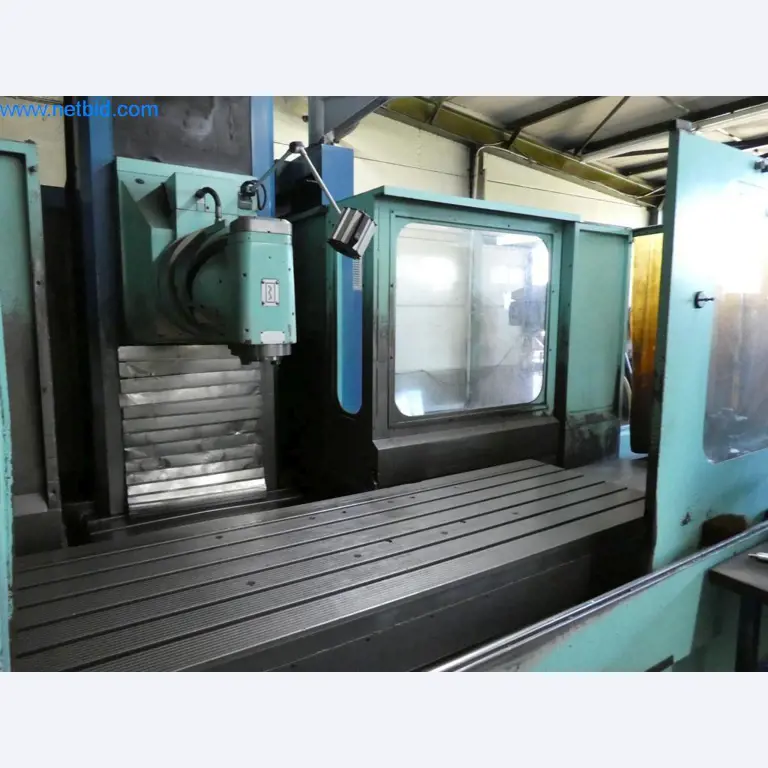 Máquinas bem conservadas, bem como equipamento operacional e de escritório do sector da fabricação de ferramentas / metalurgia-3