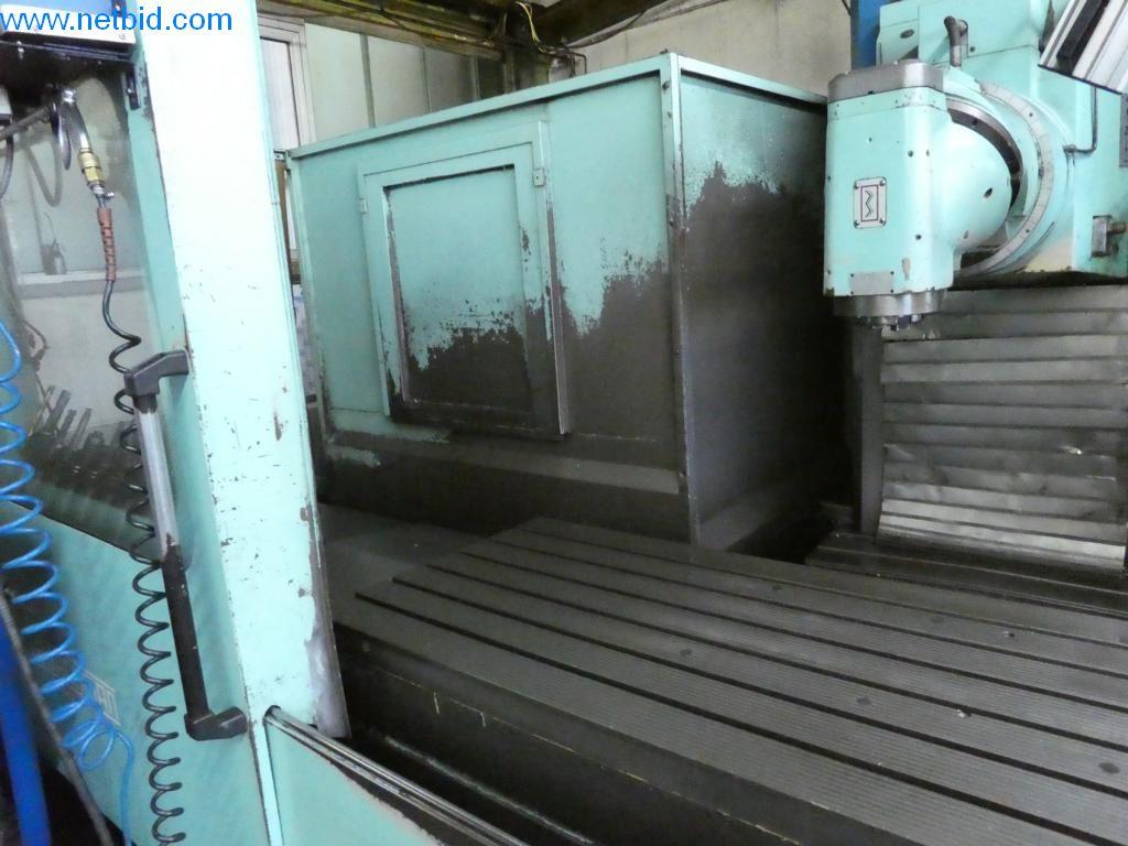 Máquinas bem conservadas, bem como equipamento operacional e de escritório do sector da fabricação de ferramentas / metalurgia-4