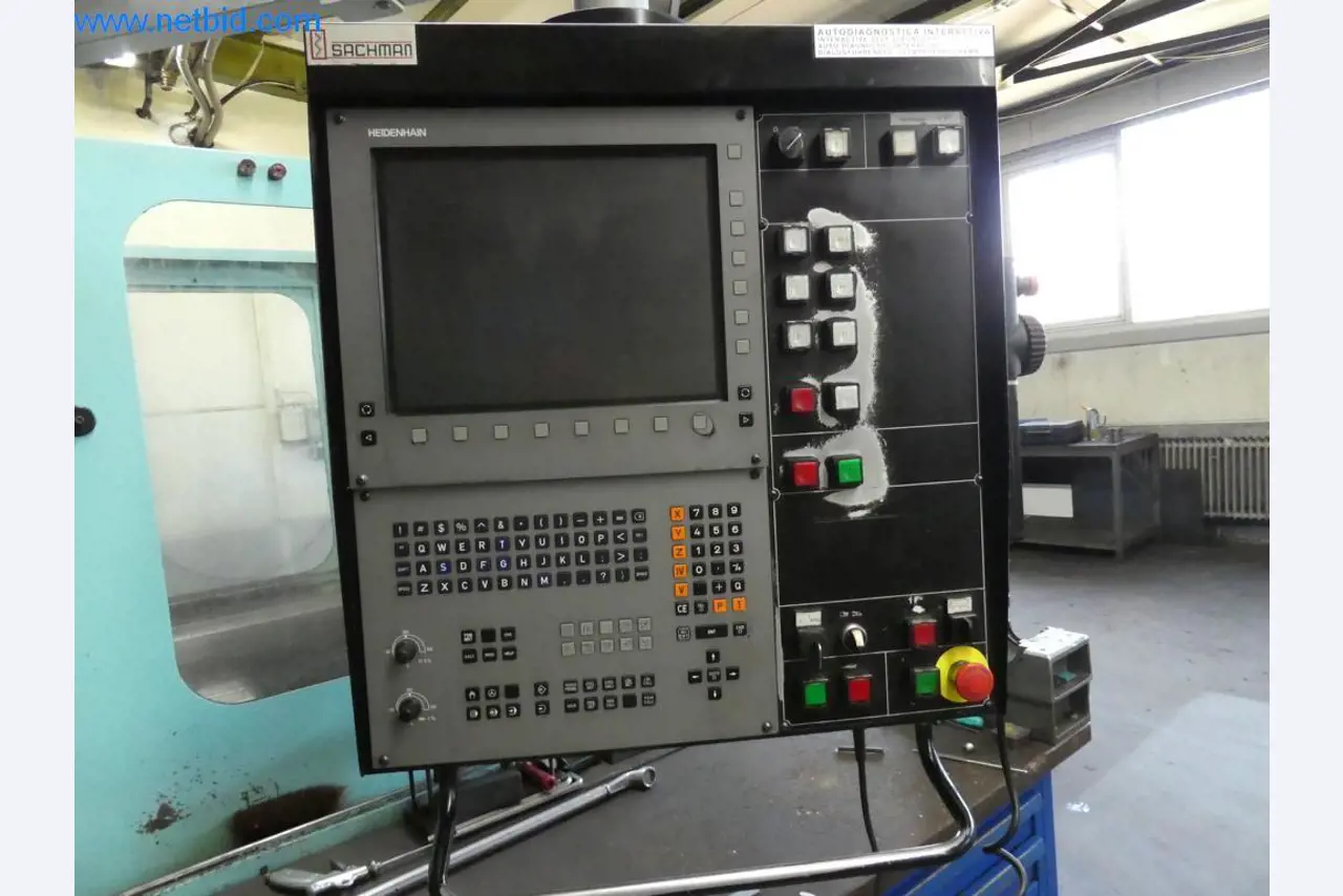 Máquinas bem conservadas, bem como equipamento operacional e de escritório do sector da fabricação de ferramentas / metalurgia-5