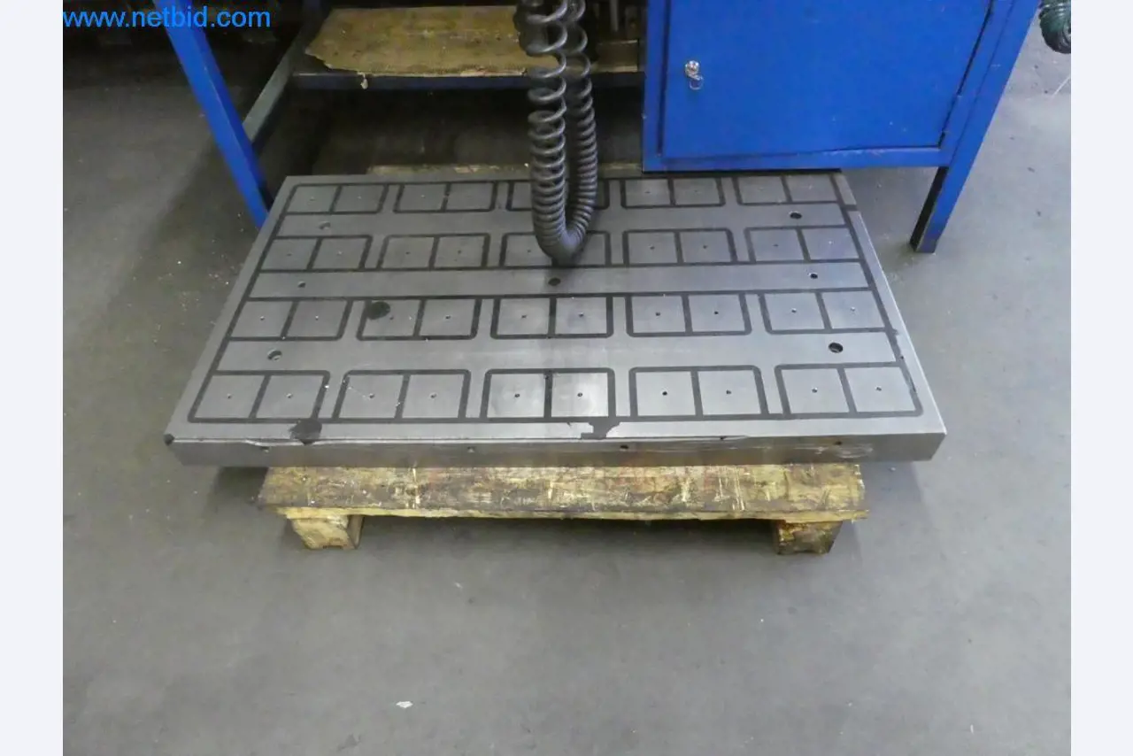 Máquinas bem conservadas, bem como equipamento operacional e de escritório do sector da fabricação de ferramentas / metalurgia-9