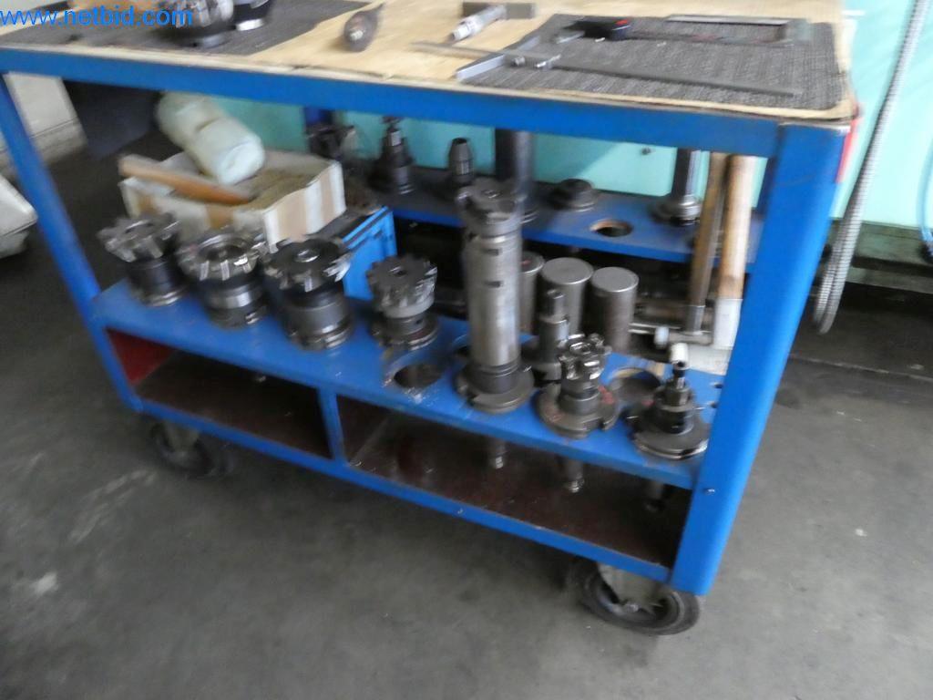 Máquinas bem conservadas, bem como equipamento operacional e de escritório do sector da fabricação de ferramentas / metalurgia-3