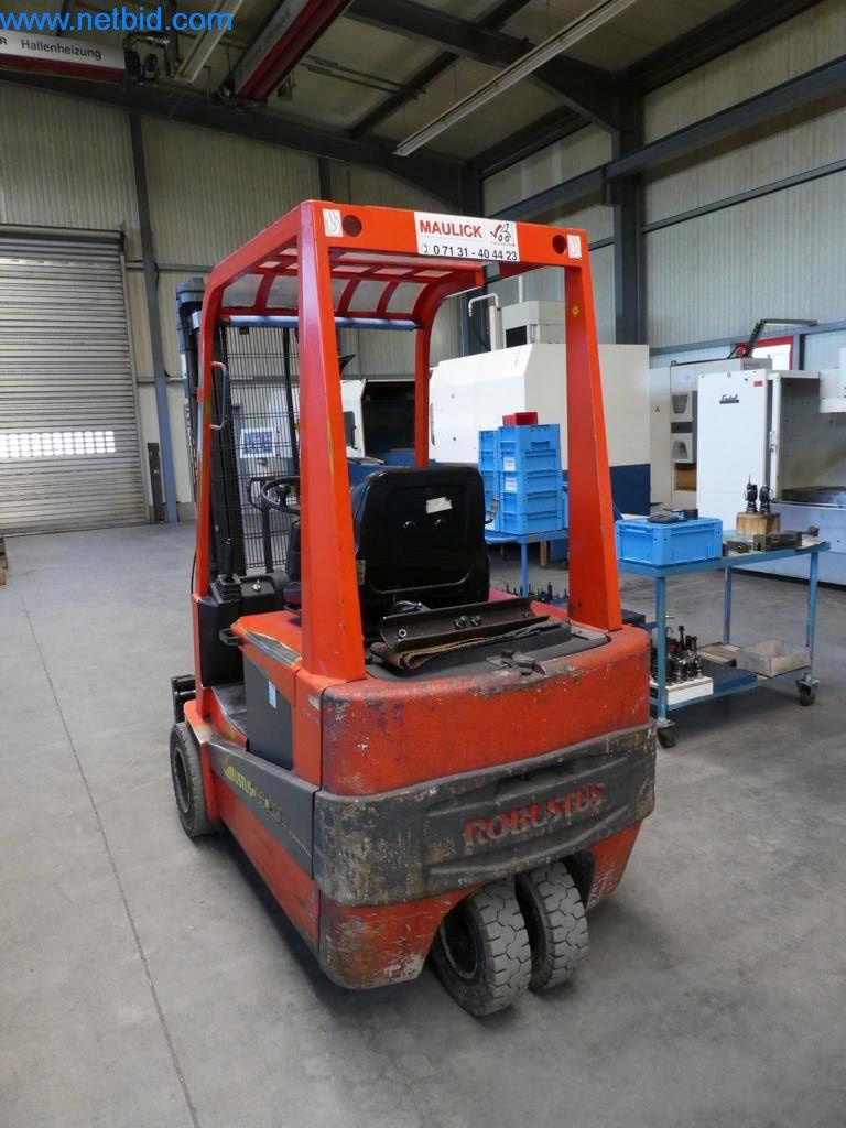 Máquinas bem conservadas, bem como equipamento operacional e de escritório do sector da fabricação de ferramentas / metalurgia-3