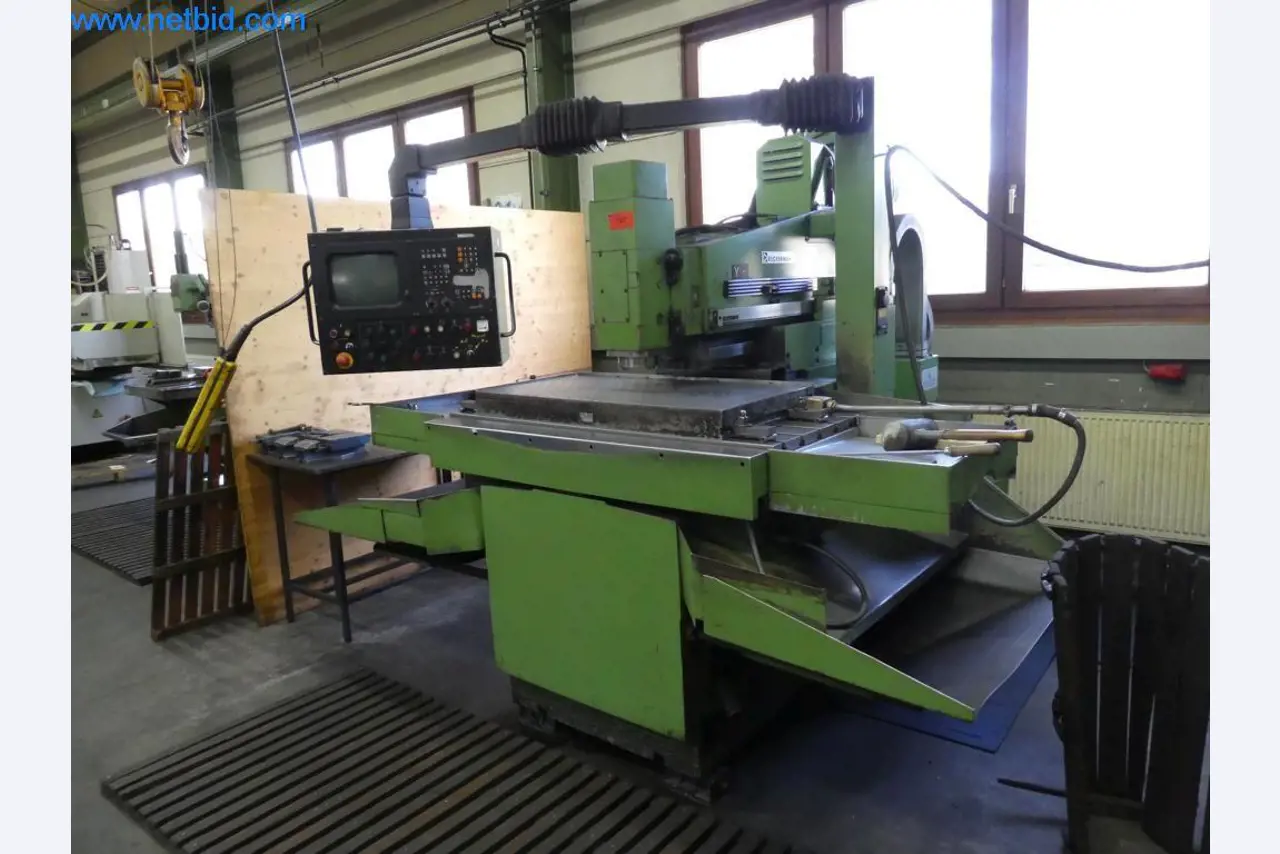 Máquinas bem conservadas, bem como equipamento operacional e de escritório do sector da fabricação de ferramentas / metalurgia-1